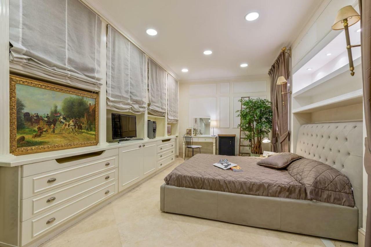 Luxury Private Pool Apartment Rom